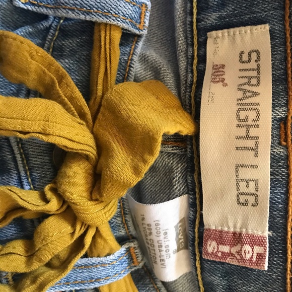 Levi women’s jeans - Picture 2 of 3